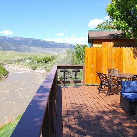 Yellowstone Treasure Guesthouses On The River Gardiner Exteriör bild