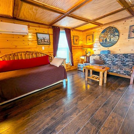 Yellowstone Treasure Guesthouses On The River Gardiner Exteriör bild