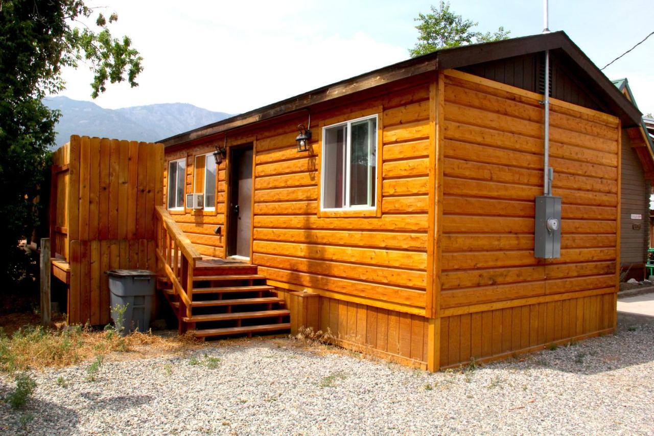 Yellowstone Treasure Guesthouses On The River Gardiner Exteriör bild