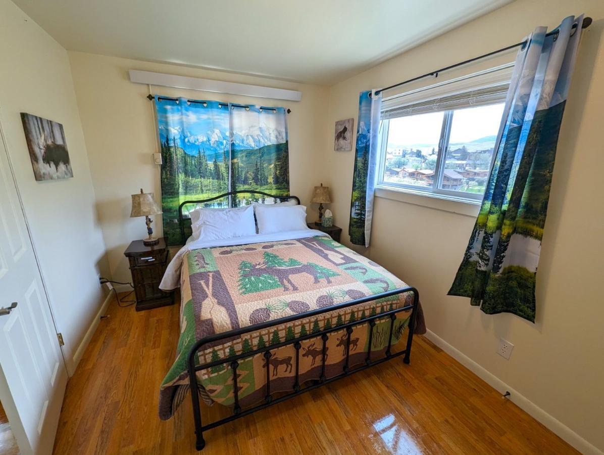 Yellowstone Treasure Guesthouses On The River Gardiner Exteriör bild