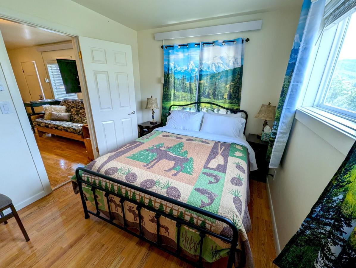 Yellowstone Treasure Guesthouses On The River Gardiner Exteriör bild