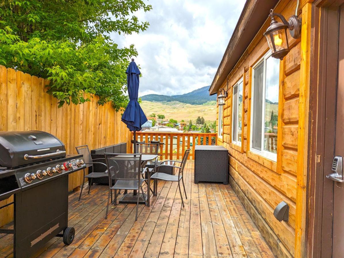 Yellowstone Treasure Guesthouses On The River Gardiner Exteriör bild
