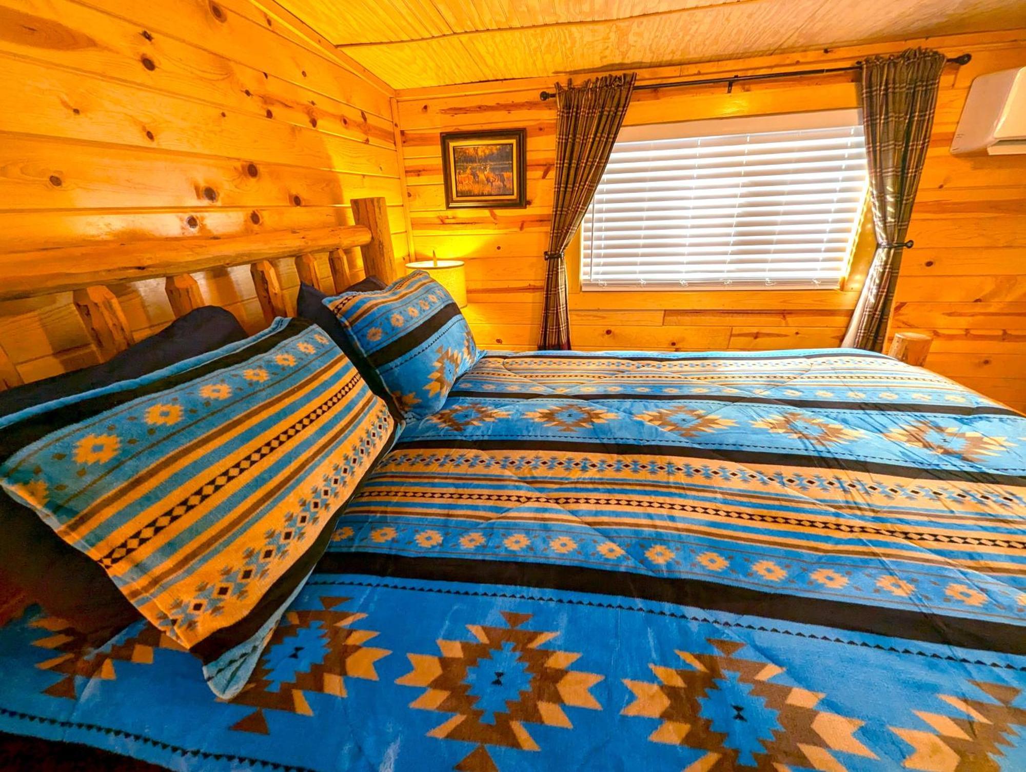 Yellowstone Treasure Guesthouses On The River Gardiner Exteriör bild