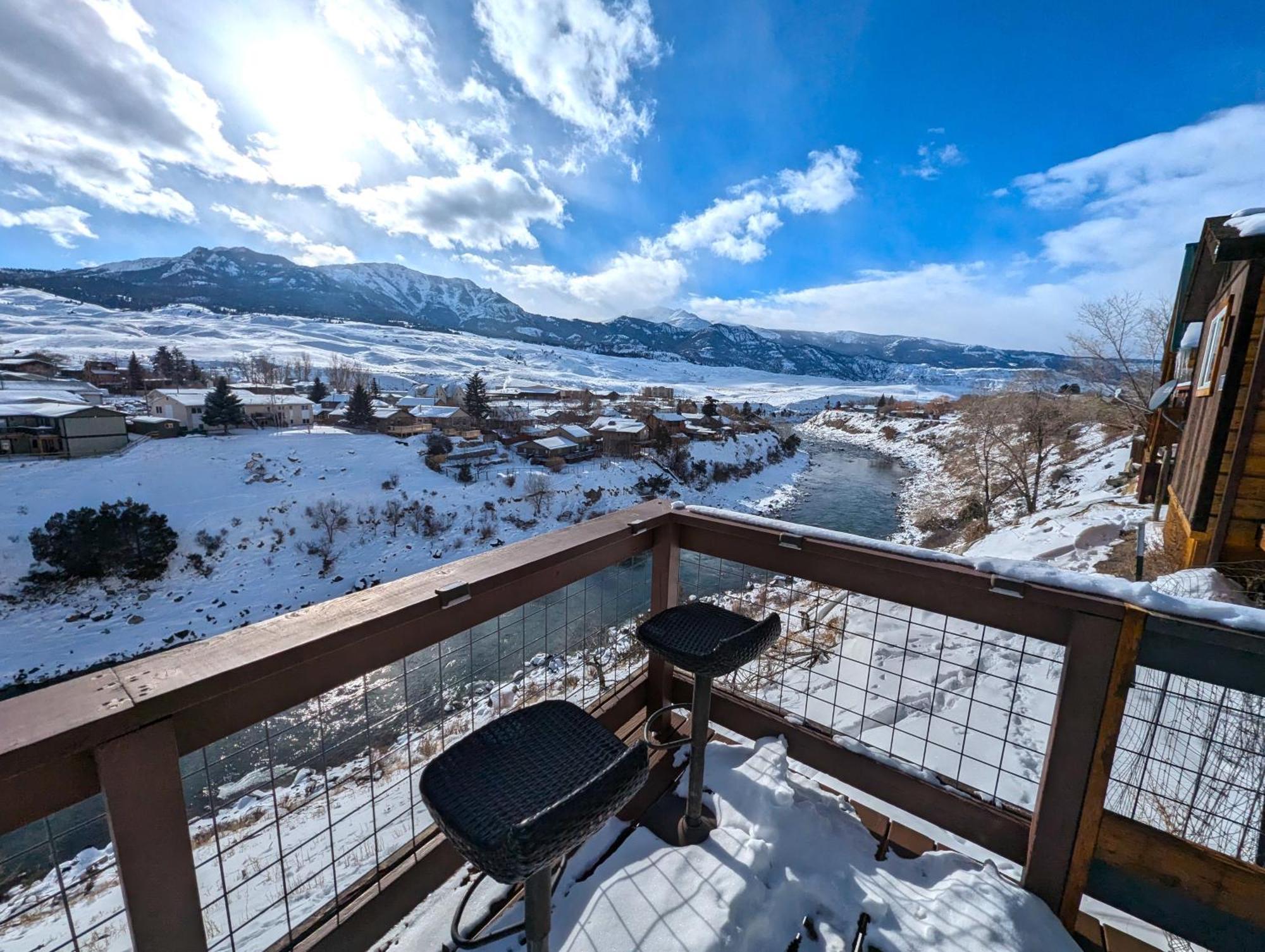 Yellowstone Treasure Guesthouses On The River Gardiner Exteriör bild