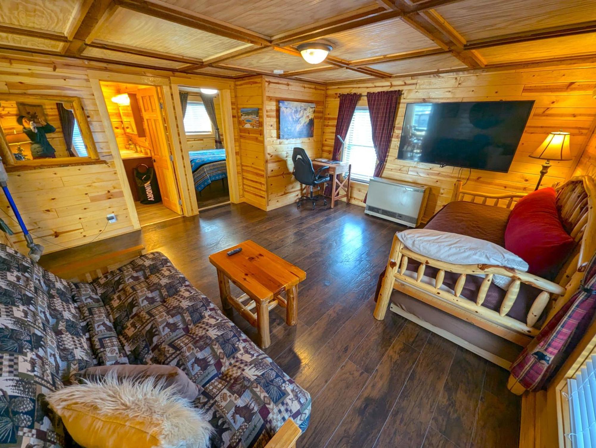 Yellowstone Treasure Guesthouses On The River Gardiner Exteriör bild