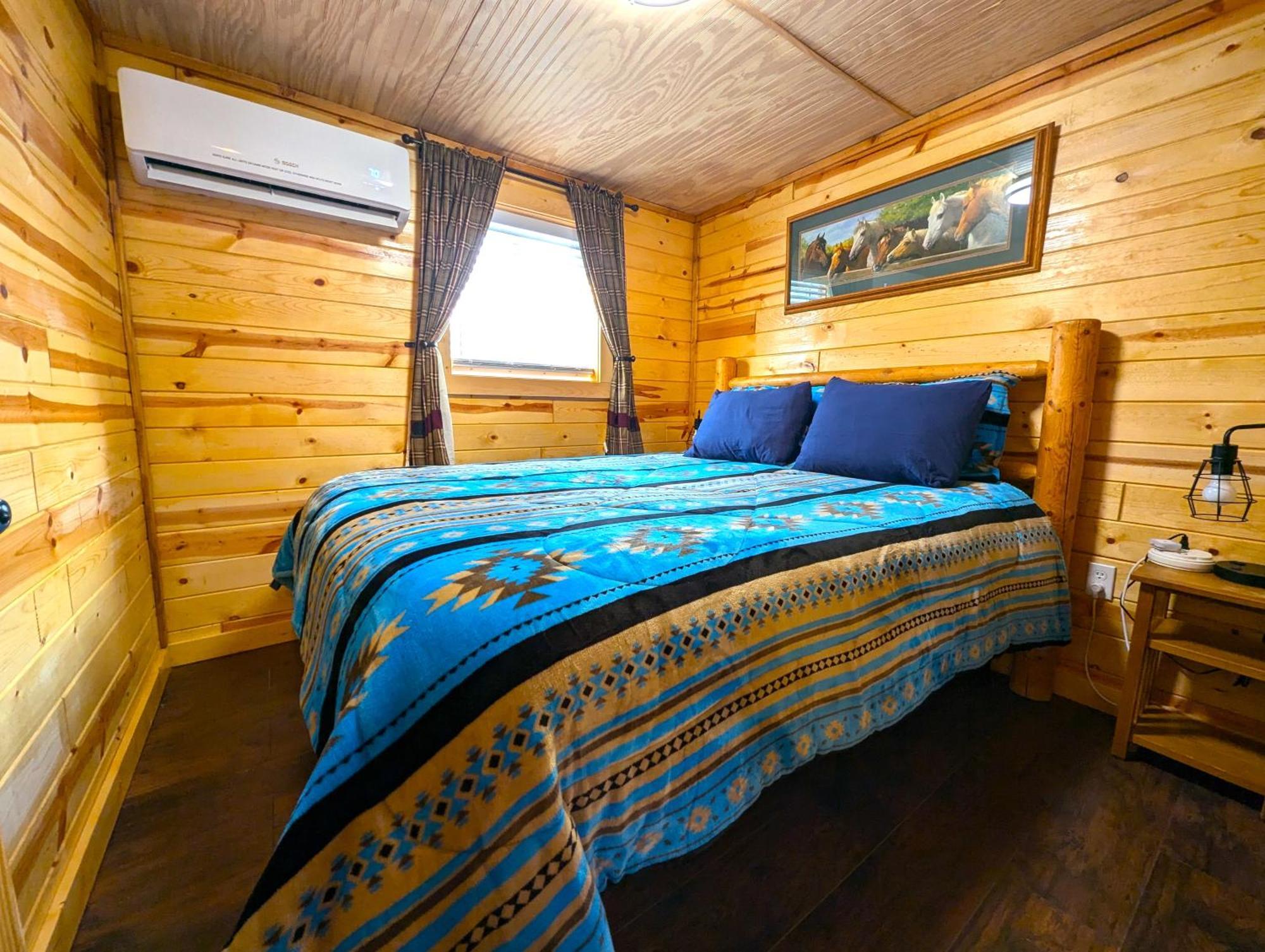 Yellowstone Treasure Guesthouses On The River Gardiner Exteriör bild