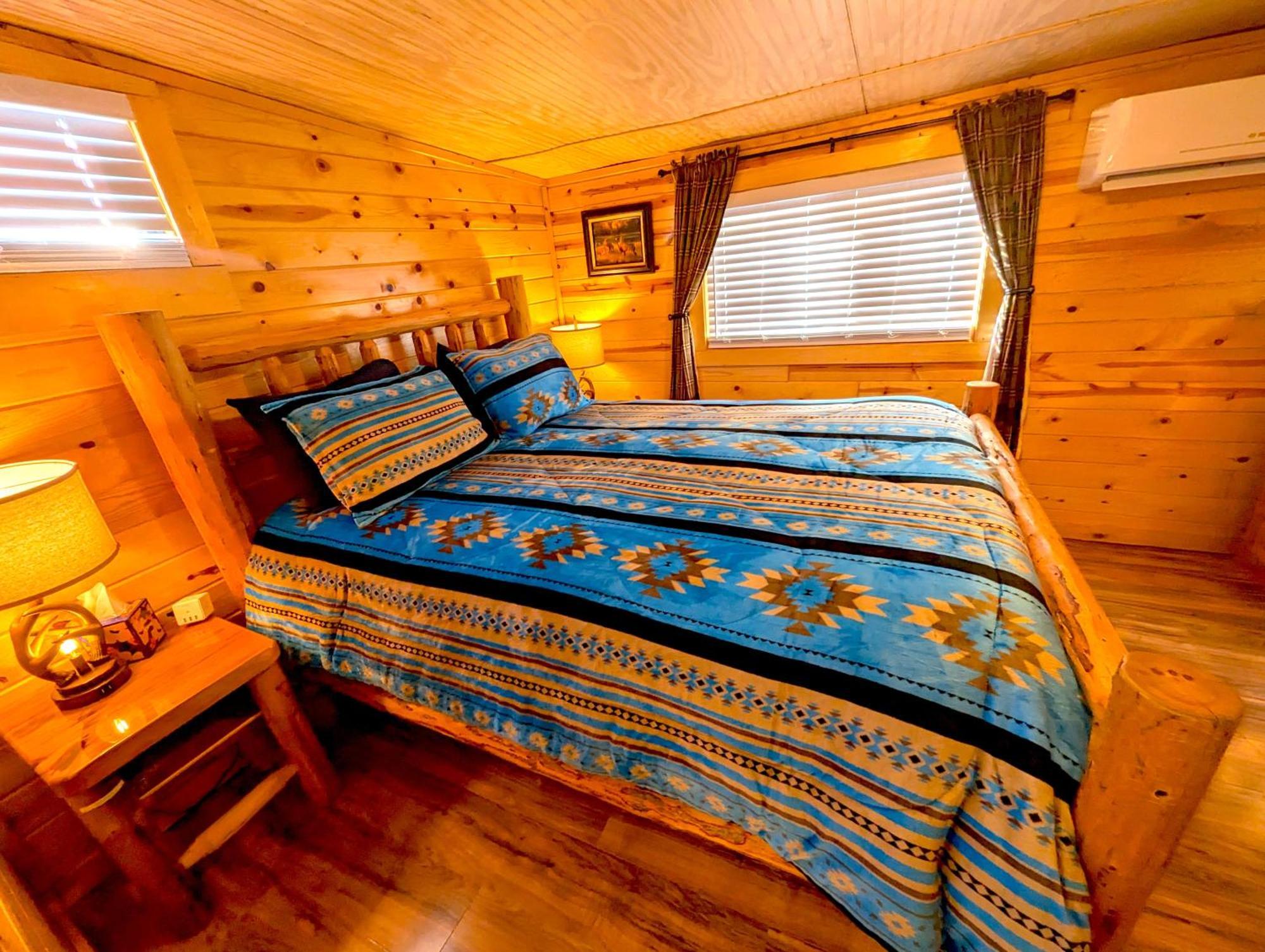 Yellowstone Treasure Guesthouses On The River Gardiner Exteriör bild