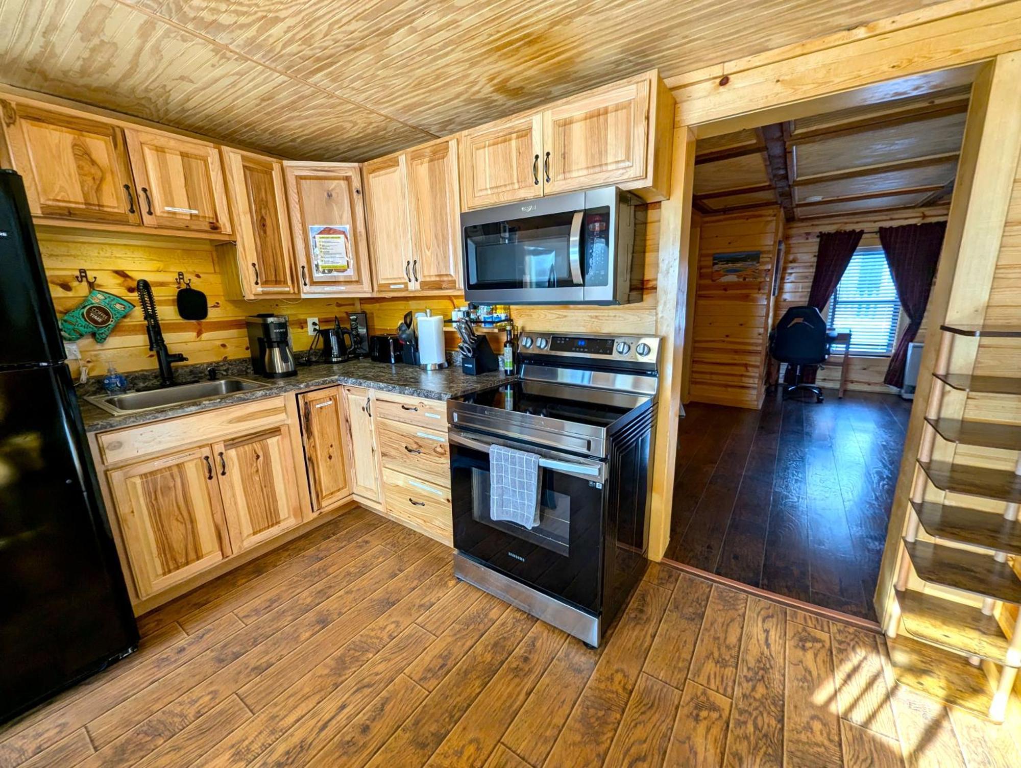 Yellowstone Treasure Guesthouses On The River Gardiner Exteriör bild